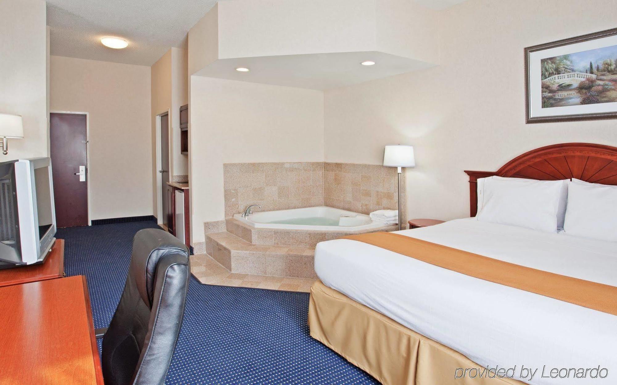 Holiday Inn Express Hotel & Suites Cleveland-Richfield, An Ihg Hotel Brecksville Номер фото